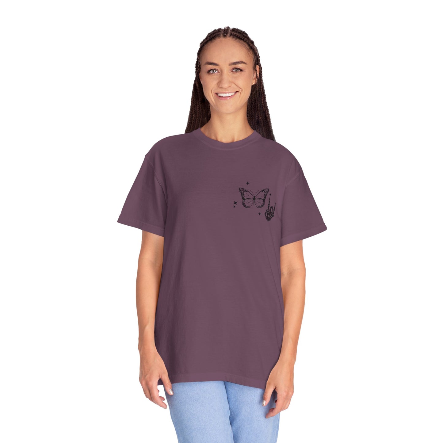 Camiseta unisex teñida en prenda "Weird Moms Build Character"
