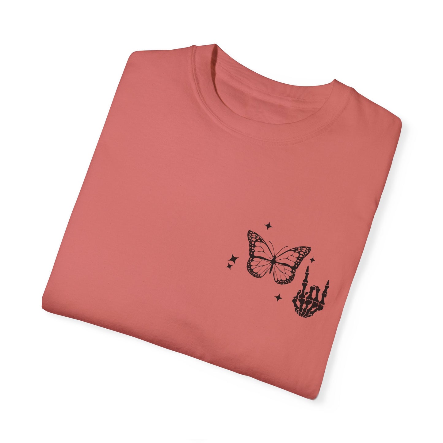 Camiseta unisex teñida en prenda "Weird Moms Build Character"