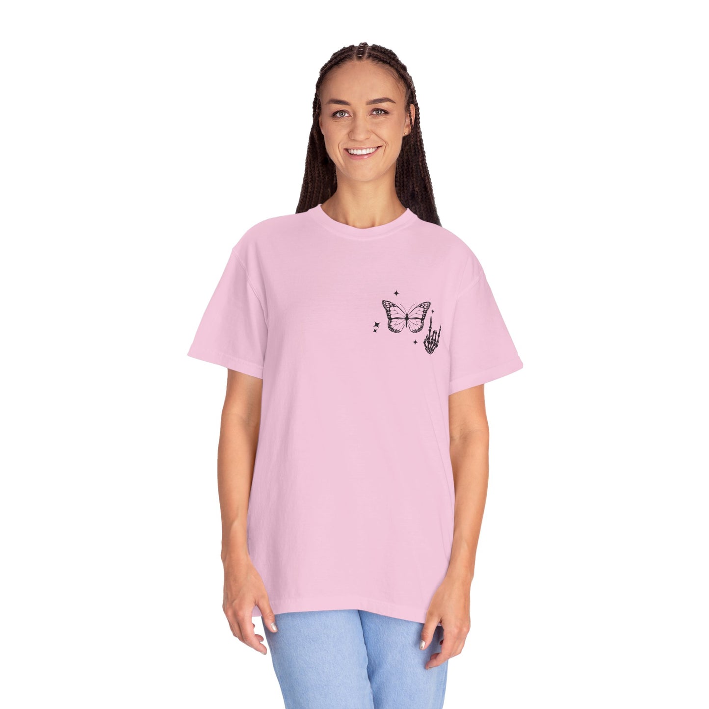Camiseta unisex teñida en prenda "Weird Moms Build Character"