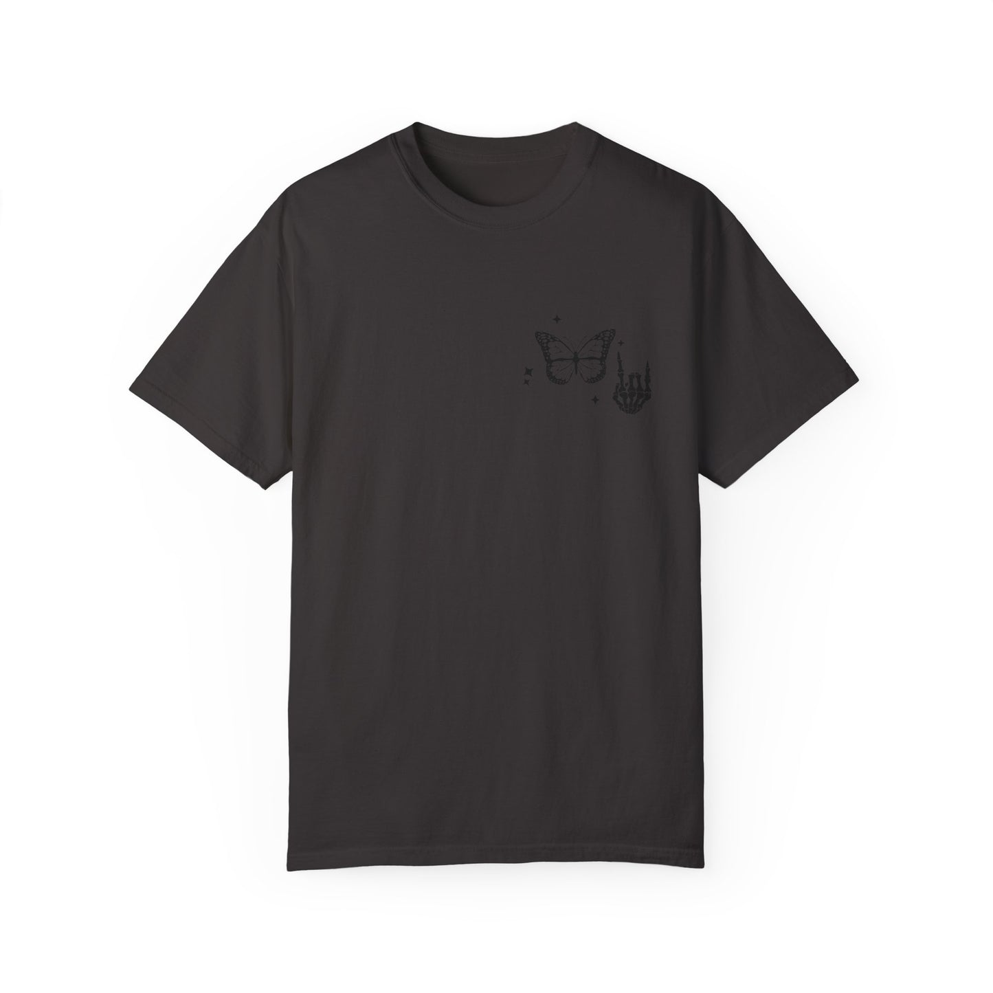 Camiseta unisex teñida en prenda "Weird Moms Build Character"