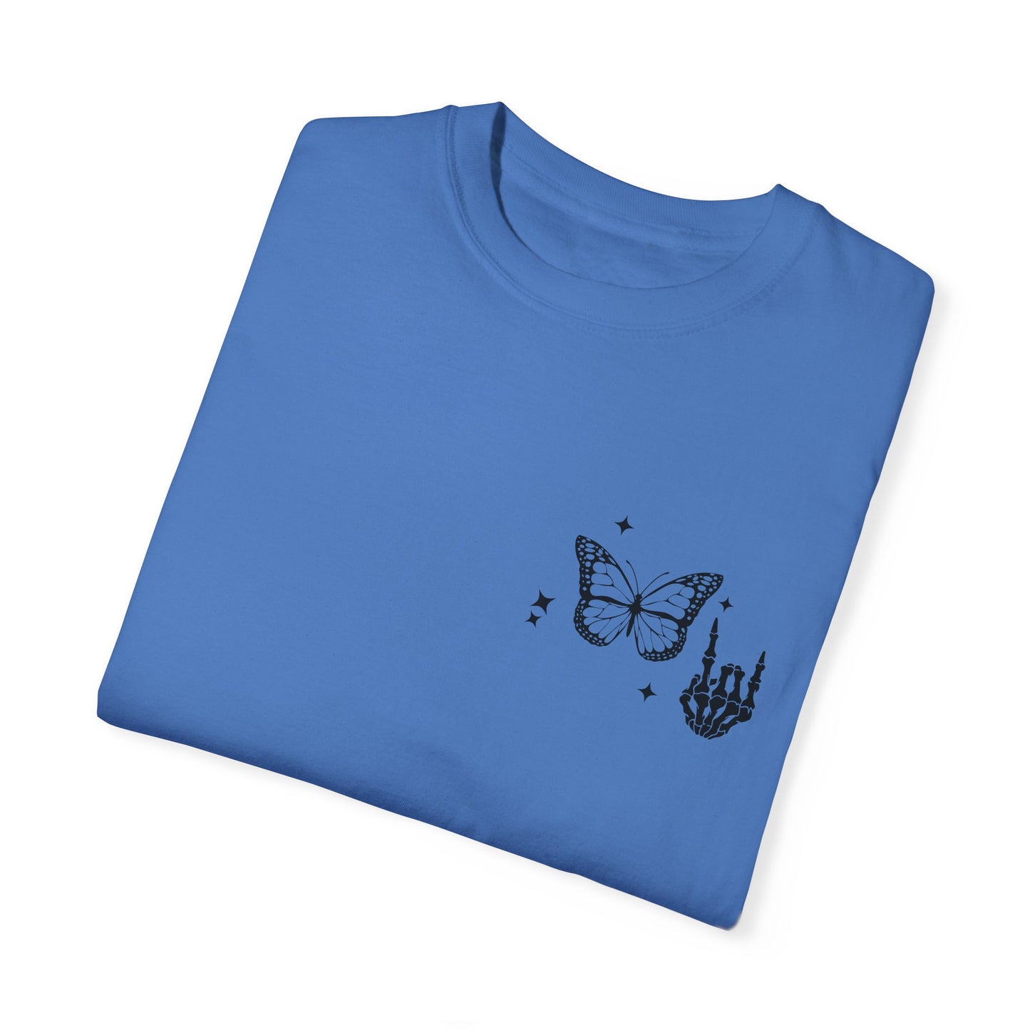 Camiseta unisex teñida en prenda "Weird Moms Build Character"