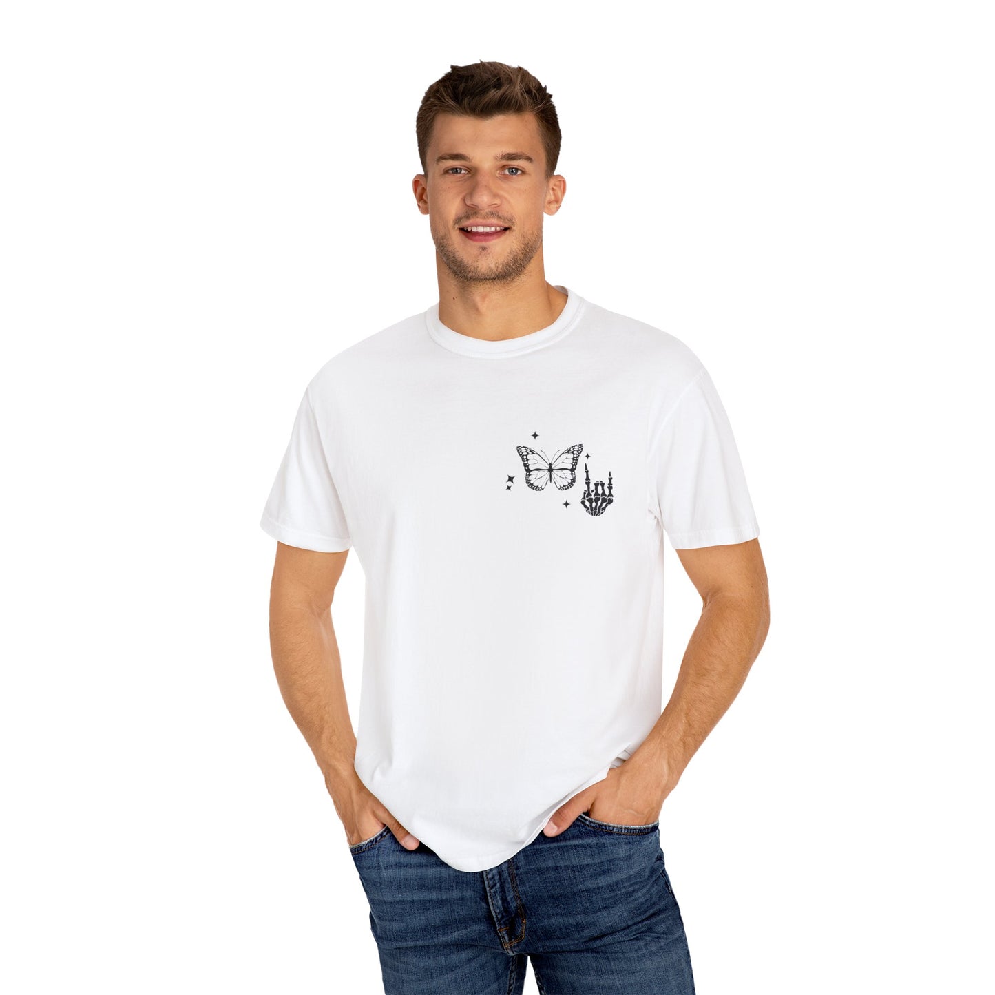Camiseta unisex teñida en prenda "Weird Moms Build Character"