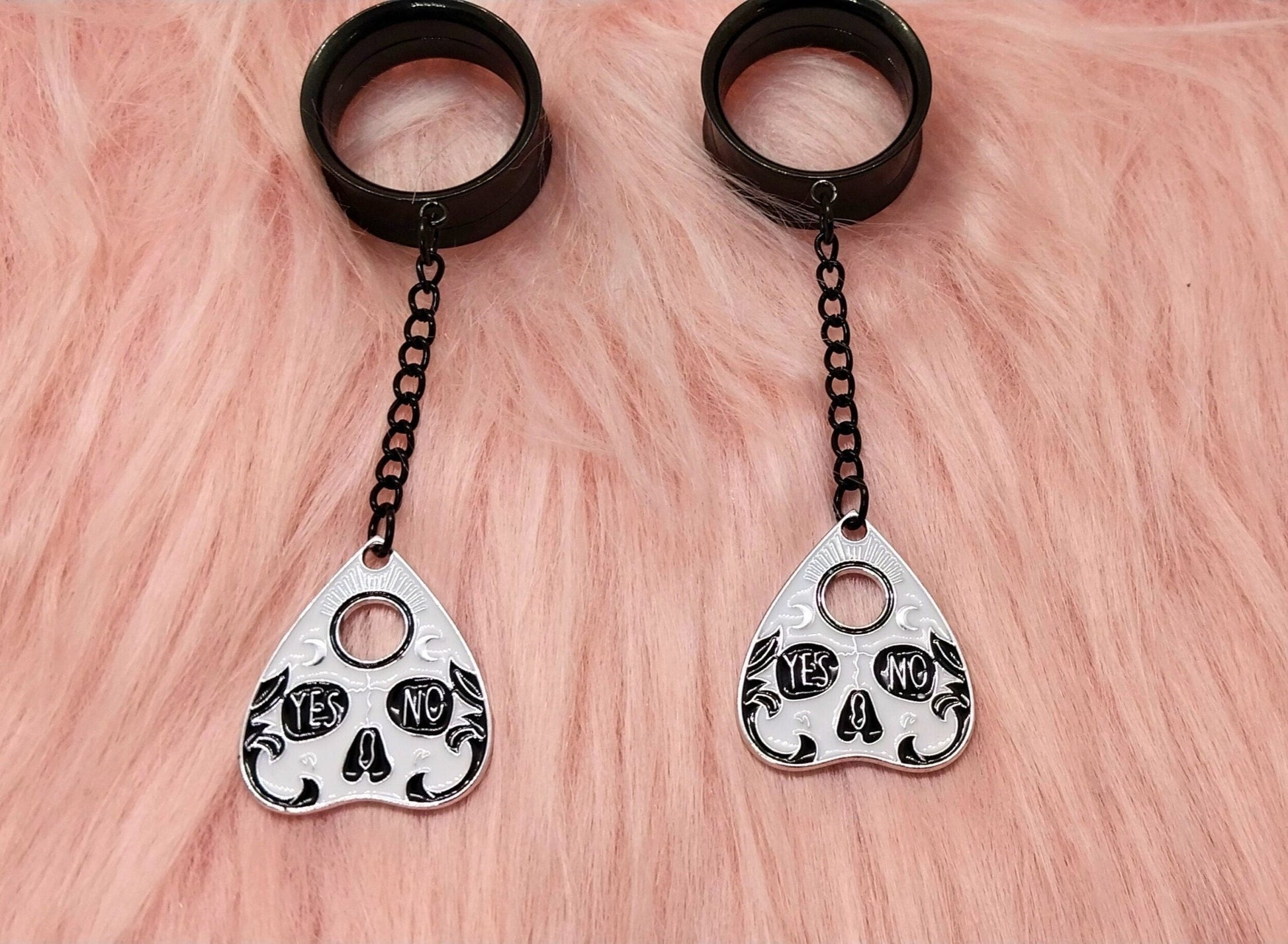 7/8" (22MM) Halloween Dangle Tunnels/Gauges Surgical Steel Screw Back Skull Planchet Charm Chain Dangle Plugs For Her Or Him Goth/Emo/Alt - Moon & Starr Handcrafted Jewelry && More!